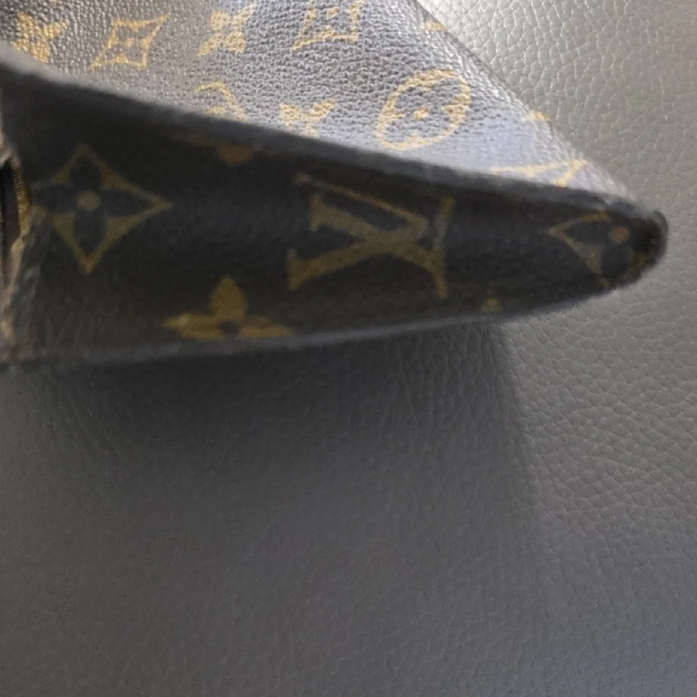 Louis Vuitton Women's Luxury Wallet - Picture 7 of 8